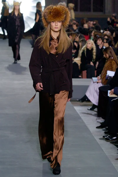 Look 48